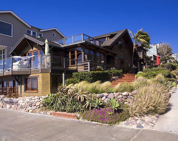RSR House front of beach in california